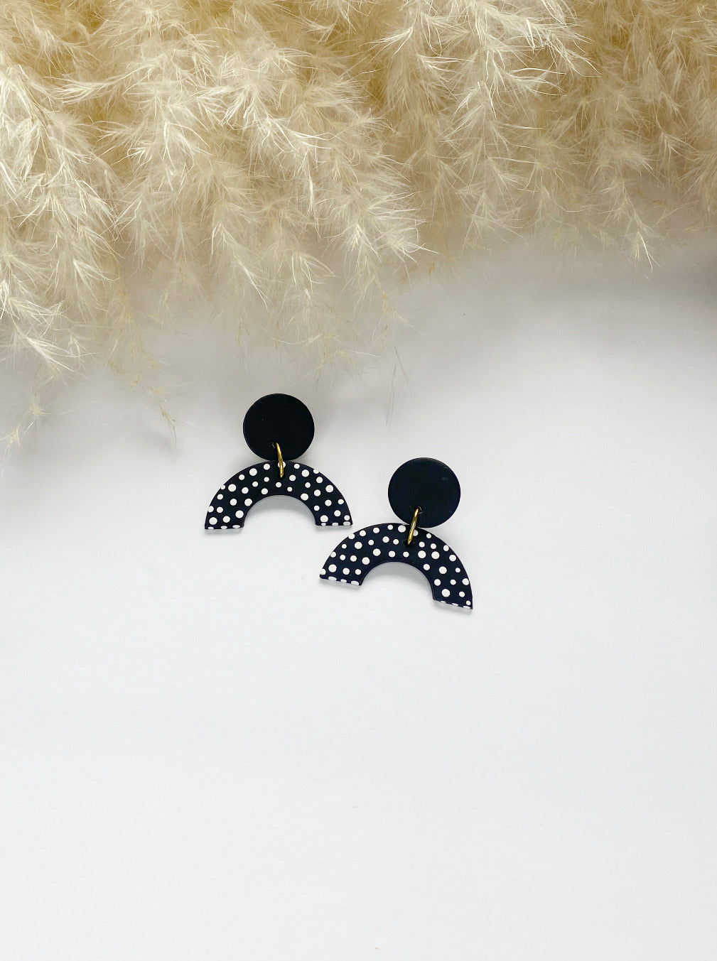 b+w polka dot half circles